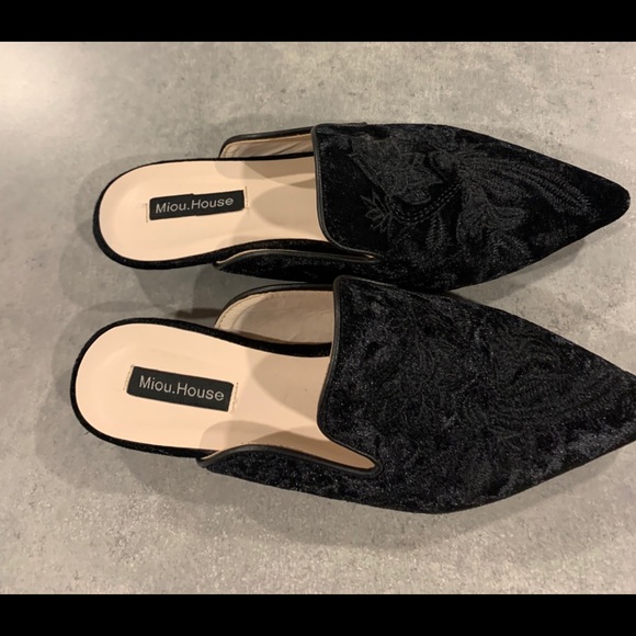Mules- embroidered velvet like - Picture 3 of 3